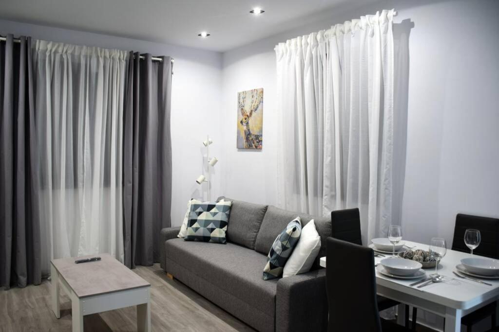 Alojamientos Lola, Suite Con Jacuzzi Benalup-Casas Viejas Εξωτερικό φωτογραφία
