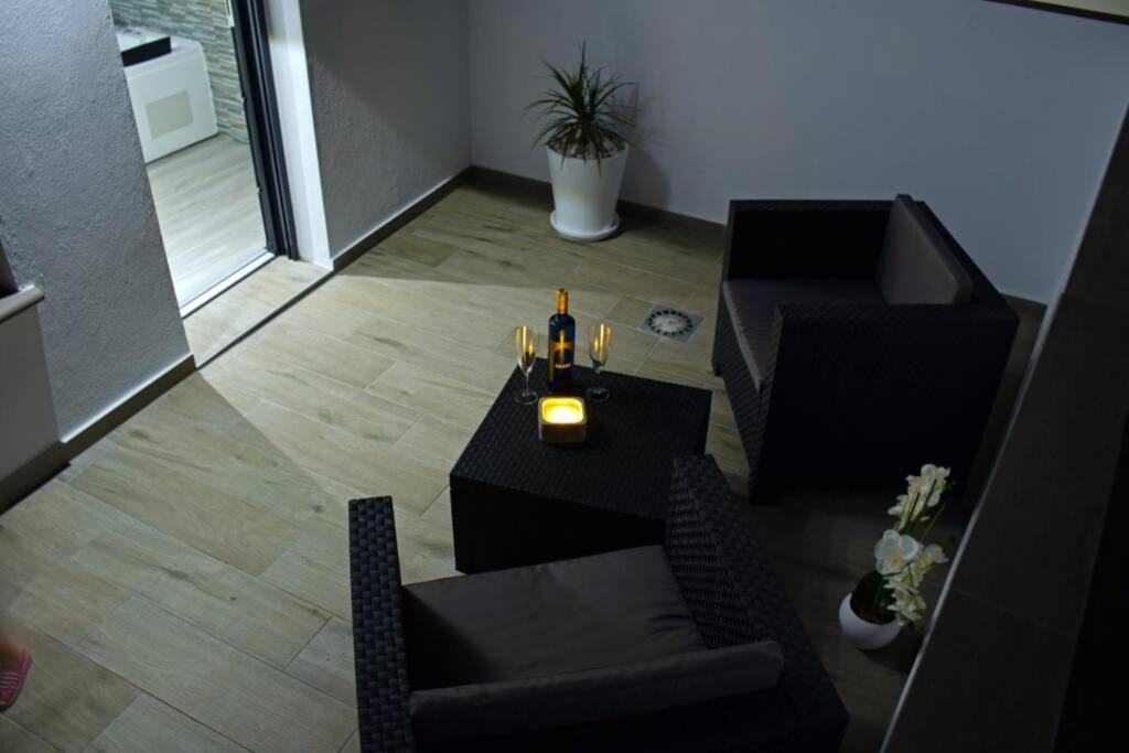 Alojamientos Lola, Suite Con Jacuzzi Benalup-Casas Viejas Εξωτερικό φωτογραφία
