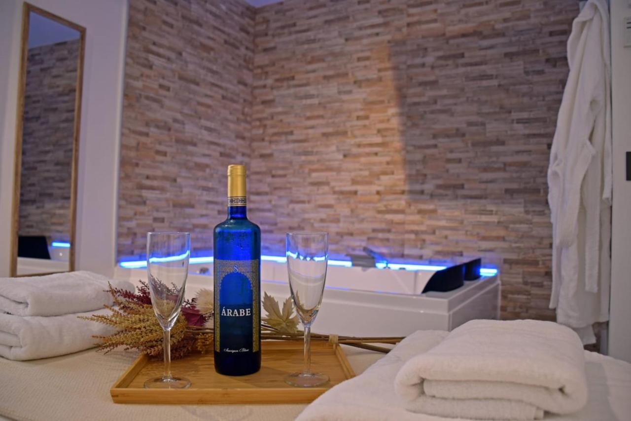 Alojamientos Lola, Suite Con Jacuzzi Benalup-Casas Viejas Εξωτερικό φωτογραφία