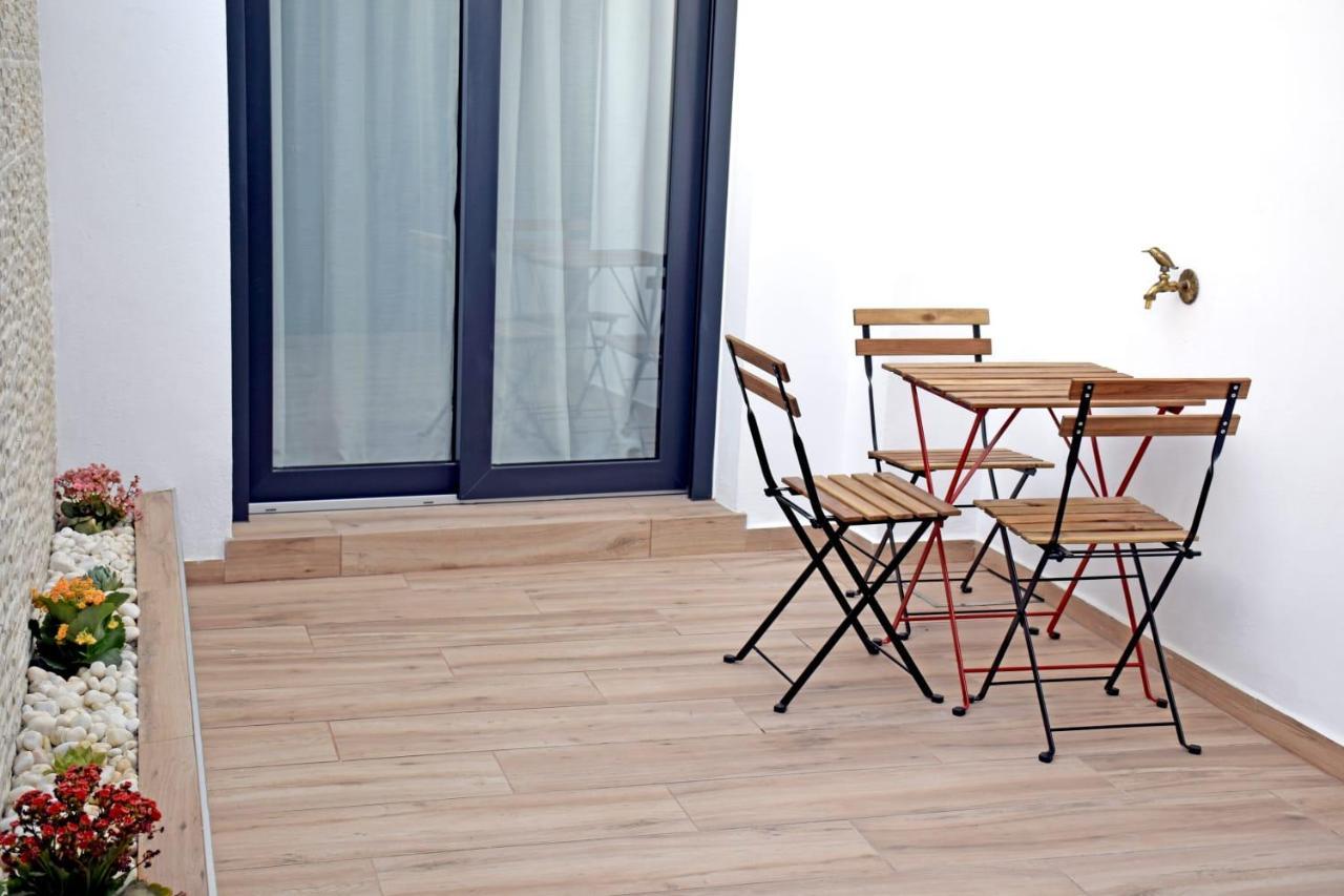 Alojamientos Lola, Suite Con Jacuzzi Benalup-Casas Viejas Εξωτερικό φωτογραφία